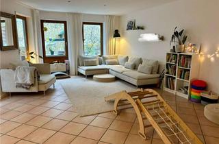 Wohnung kaufen in 72793 Pfullingen, Autoliebhaber Achtung! 4-Zi-WHG + 2 Stellplätze u. Doppelgarage mit Autogrube !Keine Maklergebühr!