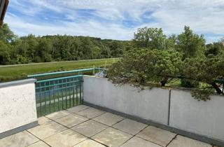 Wohnung kaufen in 86368 Gersthofen, Exklusive Penthauswohnung in Gersthofen mit zwei Dachterrassen und Wasserblick