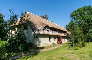 Haus kaufen in 19406 Witzin, Reetdachhaus am See mit Potential inkl. Ferienwohnung, Stallungen, Weide und Wald