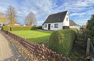 Einfamilienhaus kaufen in 23858 Heidekamp, Heidekamp - renovierungsbedürftiges Einfamilienhaus/ Baugrundstück mit Teilkeller in charmanter Wohn