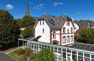 Haus kaufen in Hauptstraße 17, 35764 Sinn, Alte Schule, saniertes Wohnhaus mit Büro und Platz für Labor, Praxis, Services