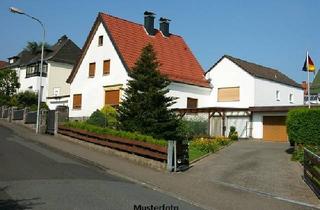 Einfamilienhaus kaufen in 74219 Möckmühl, Freistehendes Wohnhaus mit Einliegerwohnung und Garage - vielseitig nutzbar