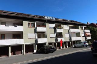 Wohnung kaufen in 95460 Bad Berneck, Modernisierungsbedürftige 3-Zimmer-ETW mit Loggia und 2 Garagen in zentraler Lage - vermietet -