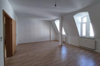 Wohnung mieten in 08523 Plauen, Großzügige 4-Zi.-Dachgeschoss-Wohnung - neu renoviert!