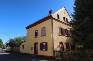 Haus kaufen in 95145 Oberkotzau, Zweifamilienhaus in ruhiger Anliegerstraße sucht Handwerkerfamiliealler Gewerke