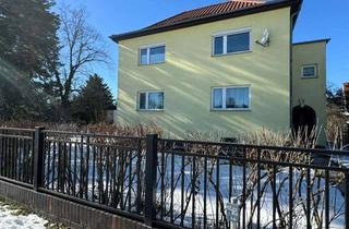 Wohnung kaufen in 15732 Eichwalde, Eigentumswohnung mit Grundstück & Carport im 2 Familienhaus!!!