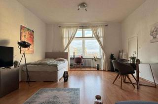 Wohnung kaufen in Fredericiastraße, 14059 Charlottenburg, Charmante 1-Zimmer Wohnung im 3. OG mit Aufzug in Charlottenburg - Westend