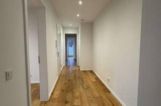 Wohnung mieten in Saseler Chaussee 221, 22391 Sasel, Traumhafte 4-Zimmer-Wohnung mit geh. Innenausstattung mit Balkon und EBK in Hamburg Sasel