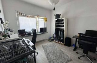 Wohnung mieten in Bremer Straße 74, 26789 Leer, Zentral gelegene 4-Zimmer-Wohnung in Leer - inklusive Stellplatz und Einbauküche!