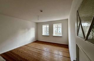 Wohnung mieten in Herrmann-Allmers-Straße 37, 27472 Cuxhaven, Modernisertes 3-Zimmer Altbau-Denkmal mit Loggia- zentral in Cuxhaven