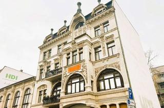 Wohnung mieten in Waisenhausring, 06108 Altstadt, Exklusive Altbauwohnung mit Direktaufzug, Balkon, 2 Bädern & großer Wohnküche!