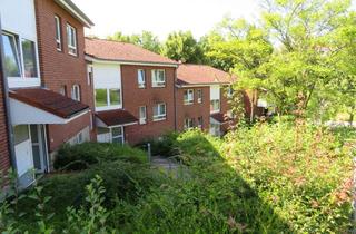 Wohnung mieten in Steinkamp 49, 24149 Neumühlen-Dietrichsdorf, Sonnige 2-Zimmer-Wohnung mit Terrasse und Stellplatz