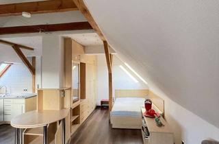 Wohnung mieten in Alte Bahnhofstraße 20, 18119 Seebad Warnemünde, Pauschalmiete! möblierte 1-Zimmer-Dachgeschoss-Wohnung mit Duschbad, Einbauküche, PKW-Stellplatz