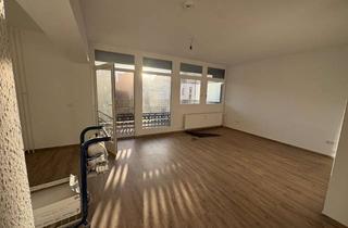 Wohnung mieten in Am Berlin Museum 12, 10969 Kreuzberg, Schöne 2-Zimmer Wohnung mit großem Südbalkon im 3. OG in Berlin-Kreuzberg