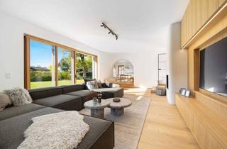 Villa kaufen in 82467 Garmisch-Partenkirchen, Hochklassig sanierte Landhaus-Villa mit traumhaftem Blick auf die Zugspitze