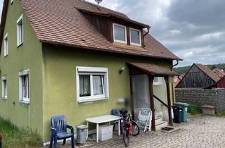 Haus kaufen in 91617 Oberdachstetten, Renovierungsbedürftiges Haus in zentraler Lage in Oberdachstetten