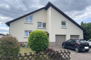 Haus kaufen in 76863 Herxheim, Repräsentatives 2-Familienhaus in westlicher Feldrandlage von Hayna!