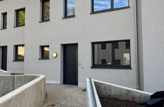 Haus mieten in Waldhausener Straße 130-165, 41061 Mönchengladbach, Innenhof | gemütliches 4-Zimmer-Townhaus (E2) mit eigenem Garten und Gäste-WC | ab sofort verfügbar!