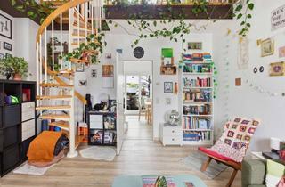 Wohnung kaufen in 10829 Schöneberg, Stilvolle Dachgeschoss-Maisonette mit Galerie & Süd/West-Balkon