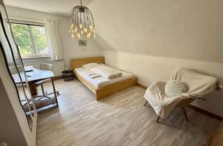 Wohnung kaufen in 87435 Kempten, Liebevoll gestaltete Dachgeschosswohnung mit Einbauküche und Altbauflair