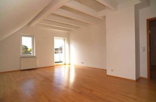 Wohnung kaufen in Weigandstr. 11, 09117 Rabenstein, Sonnige Dachgeschoss-ETW mit Balkon und Fernblick – ruhige und beliebte Wohnlage Rabenstein