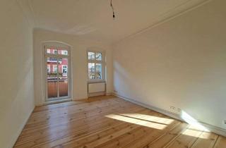 Wohnung kaufen in Flughafenstraße 24, 12053 Neukölln, Renovierte und leerstehende 2-Zimmer-Wohnung mit Balkon