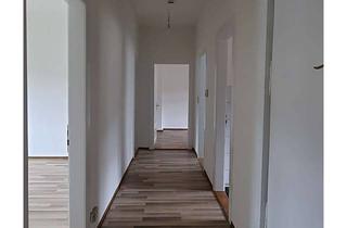 Wohnung mieten in Fürstenbergallee 50, 76532 Weststadt, Erstbezug nach Sanierung: 4-Zimmer-Dachgeschosswohnung in Baden-Baden Weststadt