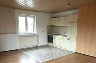 Wohnung mieten in Hofwiesstraße 21, 79777 Ühlingen-Birkendorf, Attraktive 2,5-Zimmer-Wohnung mit Balkon und EBK