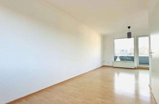 Wohnung mieten in Augustenstraße 32, 24143 Gaarden-Ost, Renovierte Zweizimmerwohnung im Dachgeschoss mit Balkon