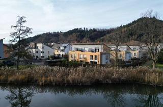 Haus kaufen in 79183 Waldkirch, Reihenendhaus am Park und See: Familienidylle mit Einliegerwohnung und Traumlage