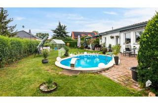 Haus kaufen in 99310 Arnstadt, Zwei attraktive Bungalows im Paket (teilbar)– mit Außenpool, Kamin und moderner EBK