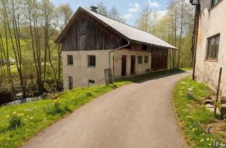 Haus kaufen in 94539 Grafling, Attraktive Entwicklungsgrundstücke mit Bachlauf – Zwei gegenüberliegende Flächen mit hohem Neubaupot