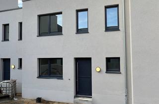 Haus mieten in Waldhausener Straße 130-165, 41061 Mönchengladbach, Innenhof | gemütliches 4-Zimmer-Townhaus (D2) mit eigenem Garten und Gäste-WC | ab sofort verfügbar!