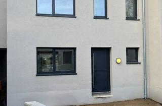 Haus mieten in Waldhausener Straße 130-165, 41061 Mönchengladbach, Innenhof | gemütliches 4-Zimmer-Townhaus (D1) mit eigenem Garten und Gäste-WC | ab sofort verfügbar!