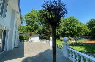 Haus mieten in 41063 Windberg, VILLA MIT POOL; TENNIS; SAUNA - RUHIGE LAGE - TRAUMGARTEN