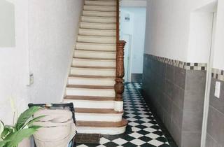 Haus kaufen in 47805 Krefeld, Krefeld - Vom Eigentümer: Umfassend modernisiertes MFH | 6,9% Rendite