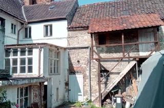 Haus kaufen in 39397 Gröningen, Gröningen - abgeschlossener Resthof zur Generalsanierung