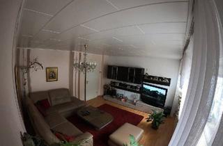 Wohnung kaufen in 42389 Wuppertal, Wuppertal - Helle 4-Zimmer-WHG mit Terrasse, EBK und 80qm Garage