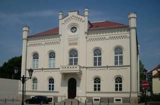 Wohnung kaufen in 04442 Zwenkau, traumhafte Wohnung im hist. Rathaus inmitten des „Leipziger Neuseenlands"