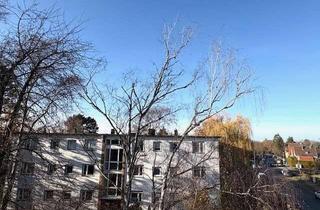 Wohnung kaufen in 12109 Mariendorf, Sonnenfänger im Dachgeschoss: Helle 3-Zimmer-Wohnung mit Westbalkon & offener Küche