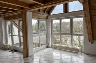 Wohnung kaufen in 65779 Kelkheim, Maisonette Eigentumswohnung mit Balkon, 3 Zimmern in Kelkheim (Taunus)