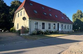 Wohnung mieten in Kölpiner Straße, 19089 Demen, Großzügige 4-Zimmer- Dachgeschosswohnung mit EBK und Garage