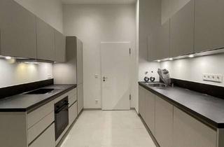 Wohnung mieten in Rungestraße 25, 10179 Mitte, umfassend sanierte 2 Zimmer Wohnung mit Wintergarten, EBK und Wannen-Dusch-Bad