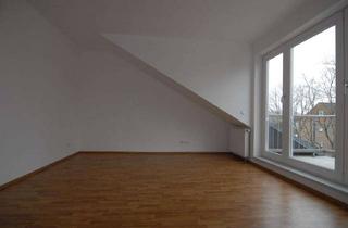 Wohnung mieten in Arno-Holz-Weg, 21077 Wilstorf, LICHTDURCHFLUTETE 2 Zimmer Dachgeschosswohnung mit großem Südbalkon!