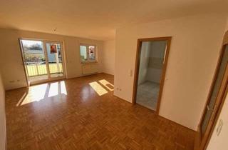 Wohnung mieten in Am Sportplatz 13, 09244 Lichtenau, Frei ab 1.3.26 - TOP Lage ! mit schönem Balkon u.v.m.