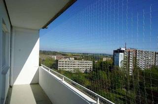 Wohnung mieten in Karl-Friedrich-Schinkel-Straße 19, 08529 Chrieschwitz, Helle 3-Raum-Wohnung mit großem Balkon & Aufzug!