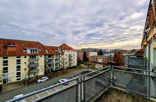 Wohnung mieten in Wiesestraße 109 B, 07548 Debschwitz, Charmantes Wohnen unterm Dach - 3-Raum mit Balkon!