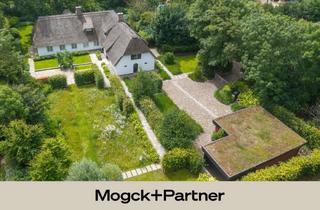 Haus kaufen in 25980 Sylt, Premium-Reetdachanwesen in Keitum auf Sylt: Historisch, modern, mit Indoor-Pool + Homelift