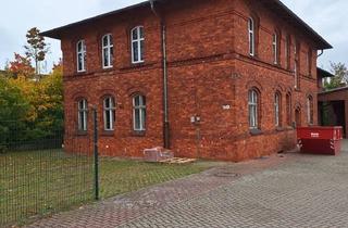 Haus kaufen in 17291 Prenzlau, Charmantes Zweifamilienhaus mit großzügiger Wohnfläche im Herzen von Prenzlau