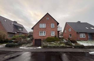 Haus kaufen in 24111 Russee, Zweifamilienhaus mit 2 Balkonen, Terrasse und Garage in ruhiger Lage